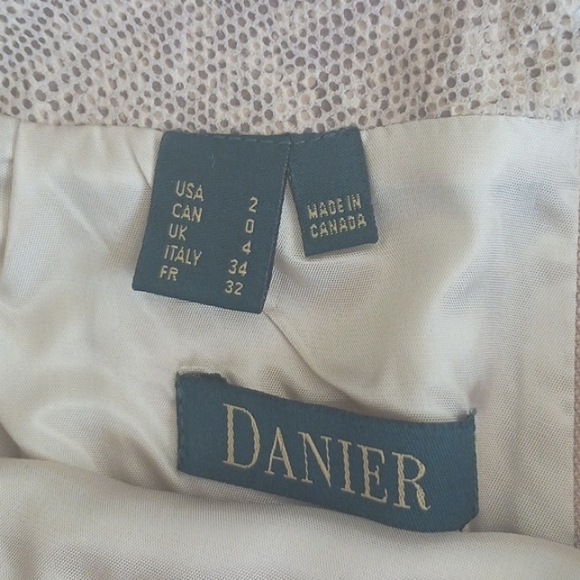 Vintage women's Leather skirt, U.S. size 2 Danier/Canada/-reptile Print - Picture 5 of 12